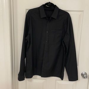 Large men’s lululemon black button down